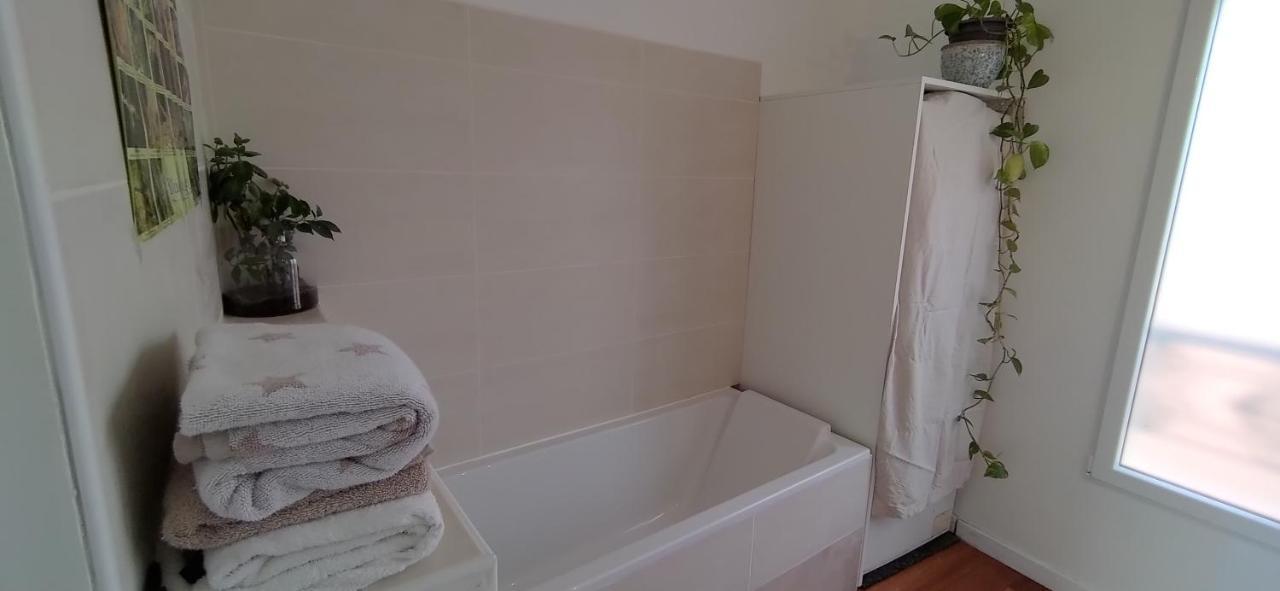 Belle Chambre Sur Terrasse A 3 Min De La Gare Bordeaux Eksteriør bilde